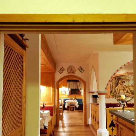 Hotel Valacia Pozza di Fassa