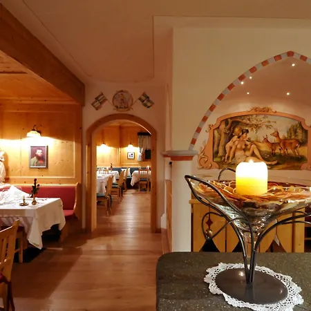 Valacia Hotel Pozza di Fassa