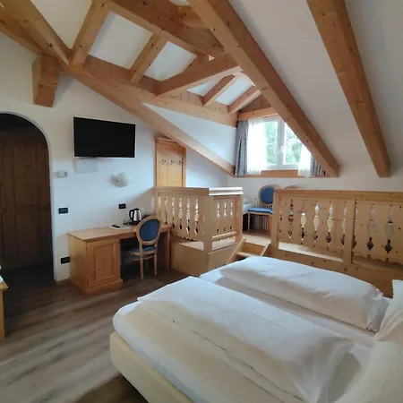 Valacia Hotel Pozza di Fassa