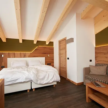 Hotel Valacia Pozza di Fassa