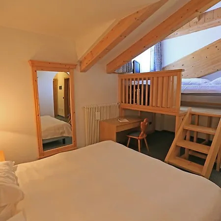 Hotel Valacia Pozza di Fassa